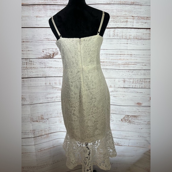 Guess White Sheath Dress Sweetheart Neckline Spaghetti Strap - Picture 7 of 8